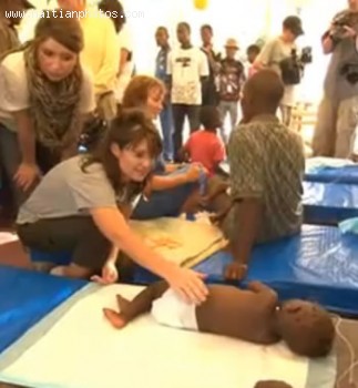 Sarah Palin Visiting Children In Haiti