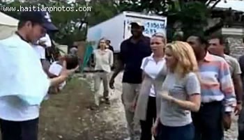 Shakira In Haiti To Build School After Earthquake
