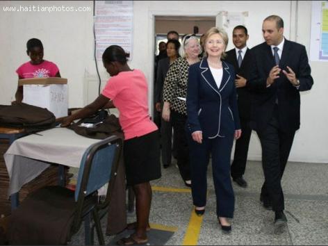 Hillary Clinton in visit in Haiti