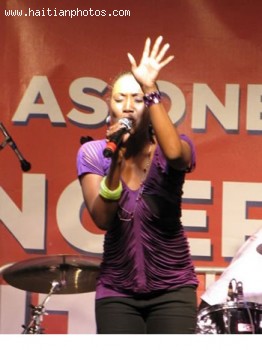 Misty Jean Performing For Haiti
