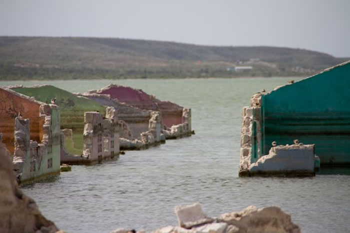 Entire community swallowed as Lake Azuéi rose uncontrollably